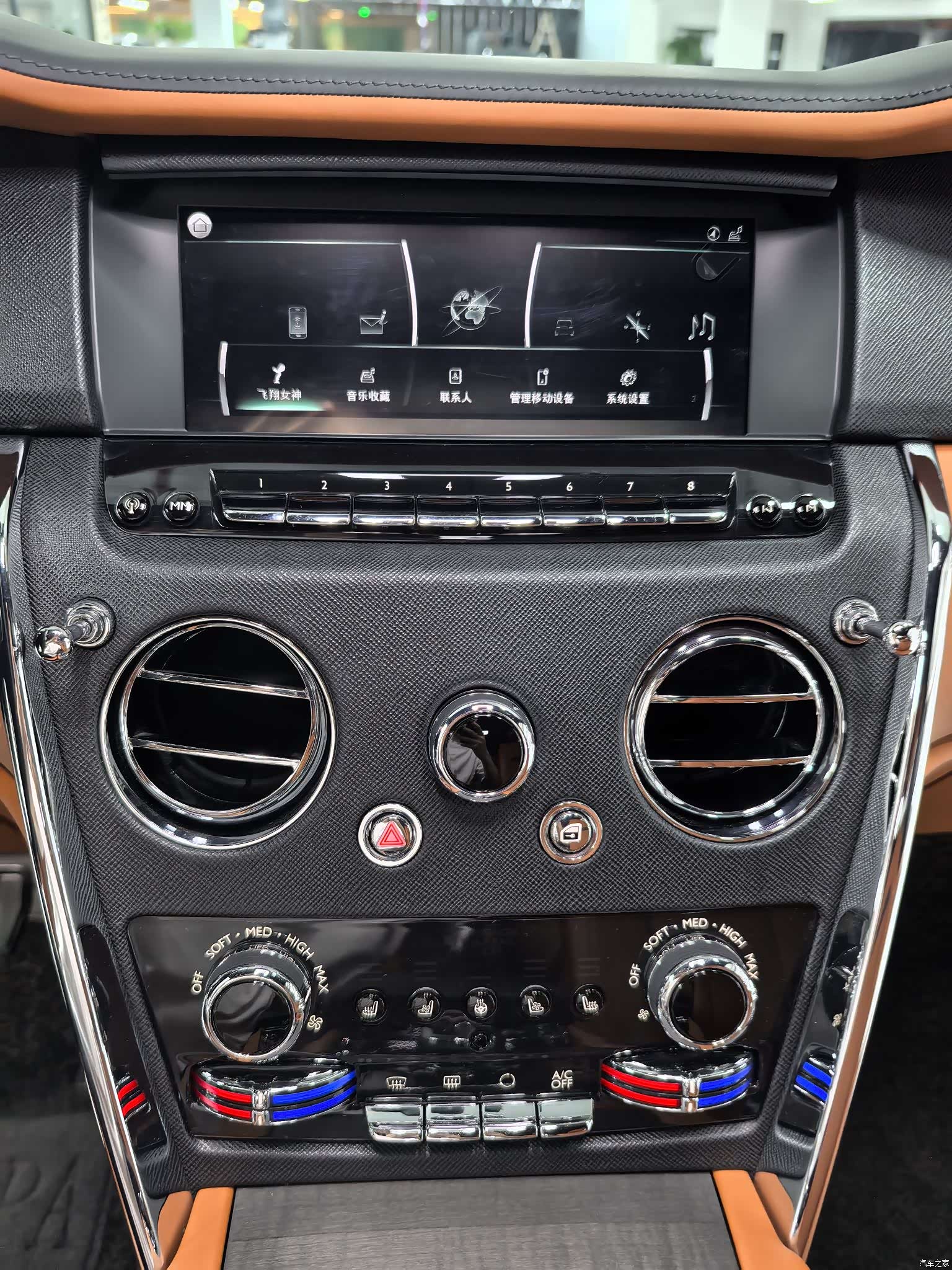 Rolls-Royce Cullinan, 2022 24