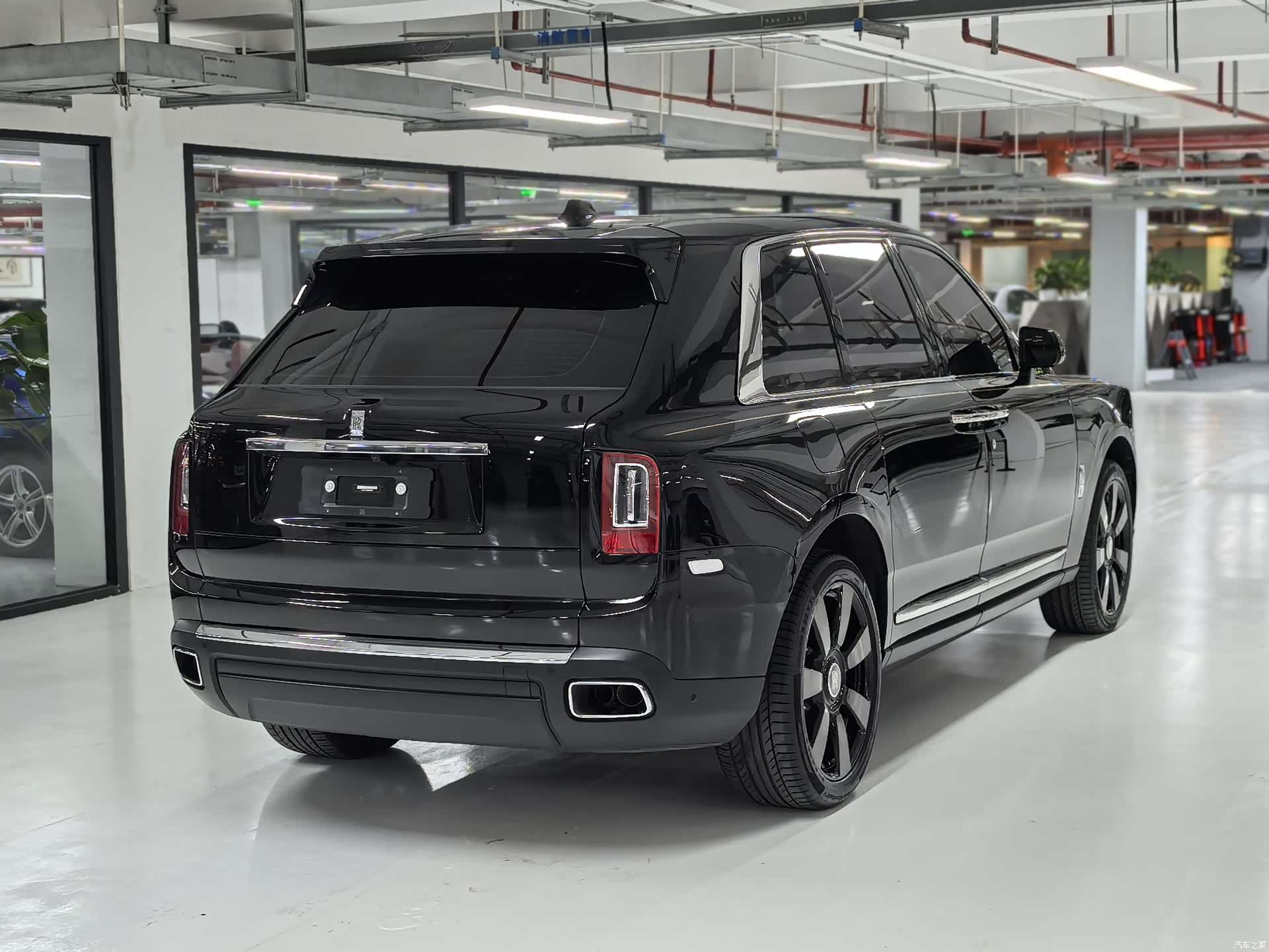 Rolls-Royce Cullinan, 2022 35