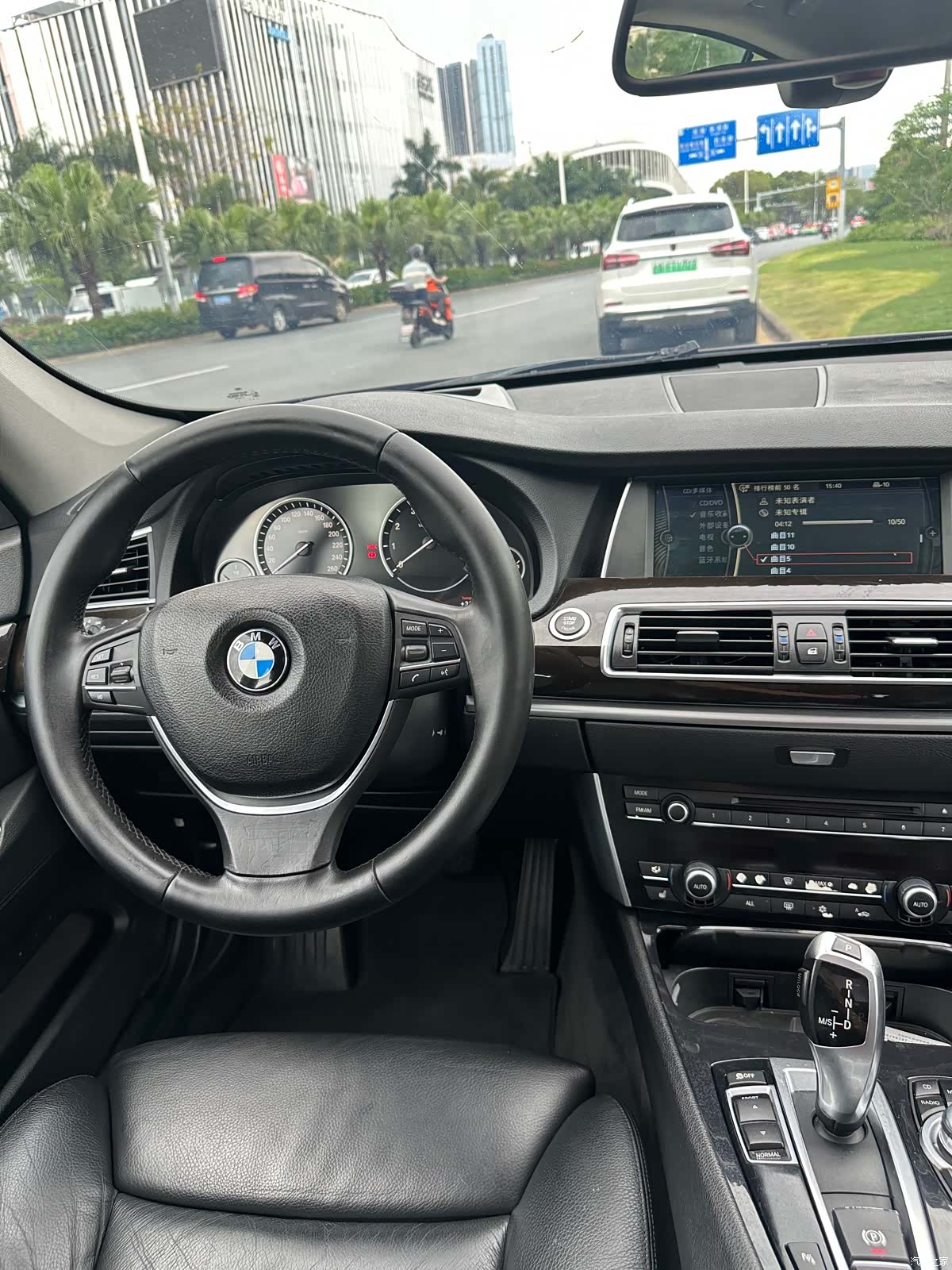 BMW 5 Series, 2011 10