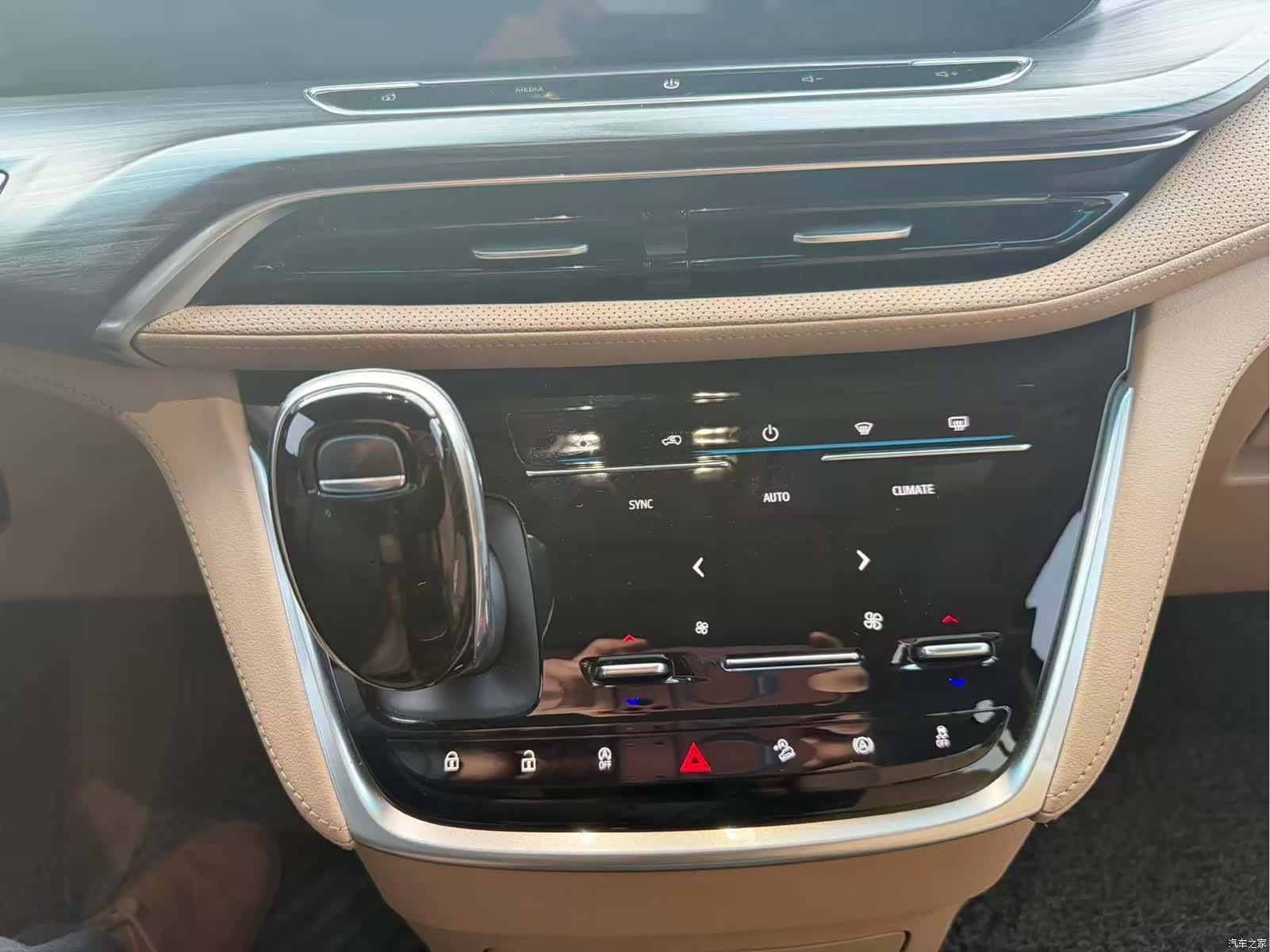 Buick GL8, 2021 11