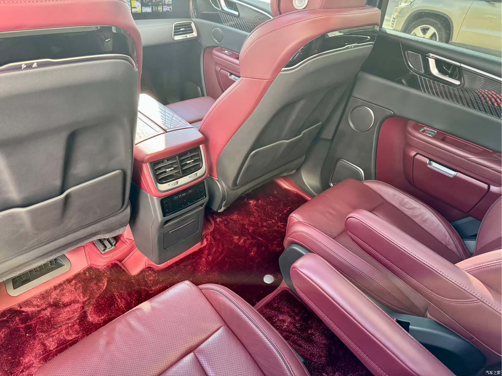 Hongqi E-HS9, 2021 9