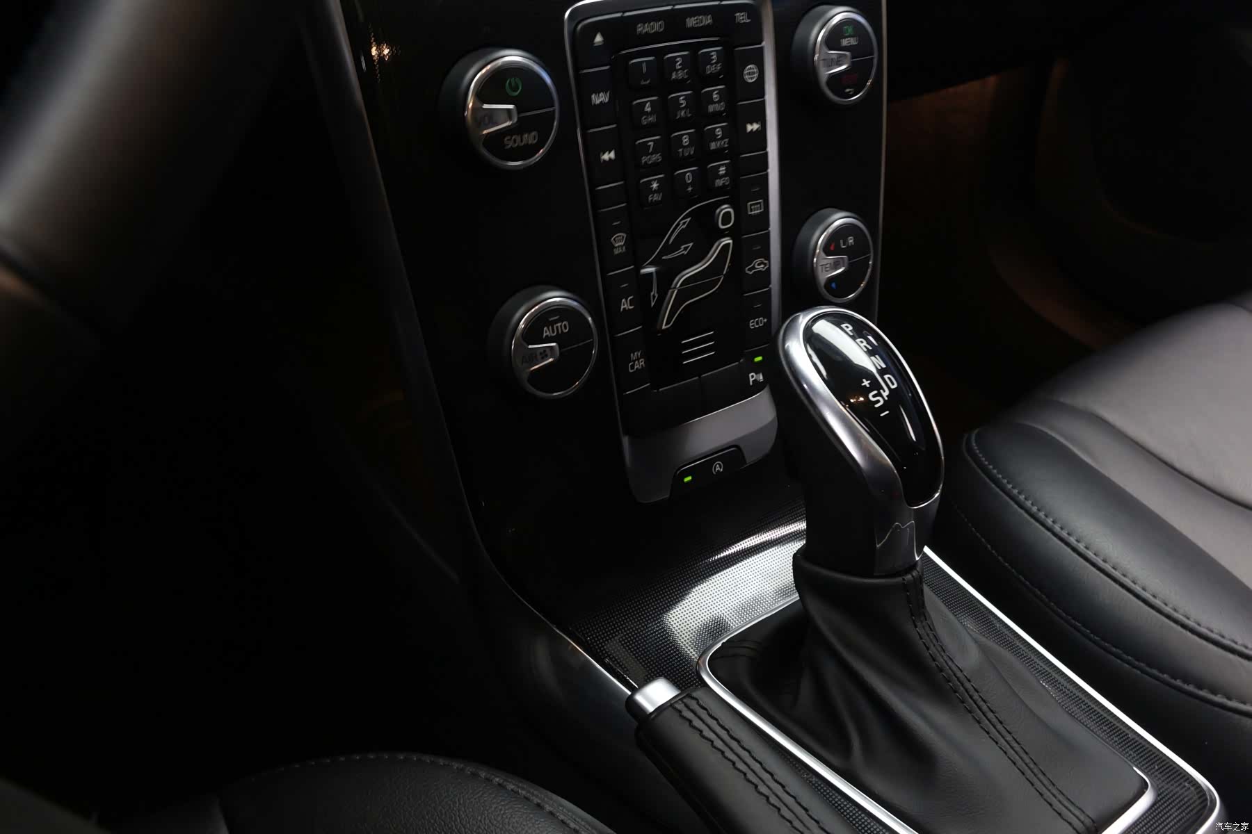 Volvo V40, 2019 16