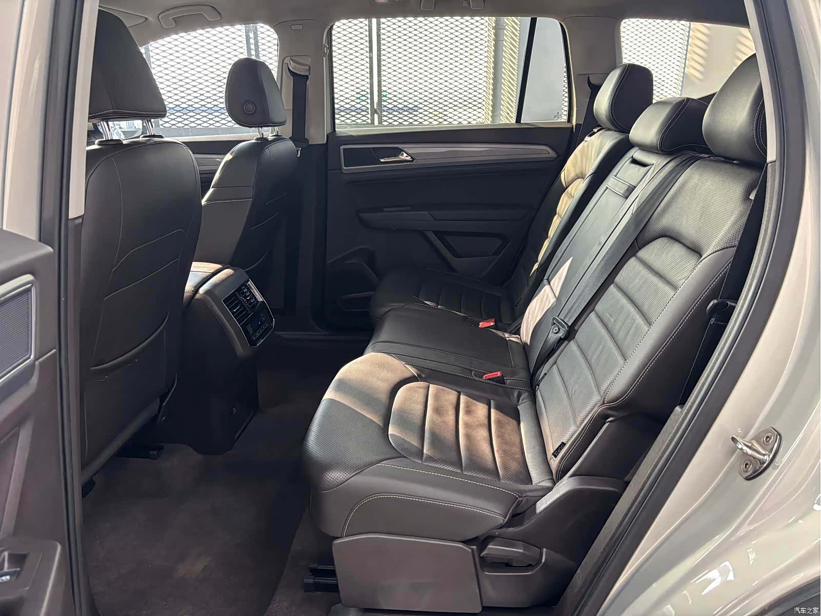 Volkswagen Teramont, 2017 10