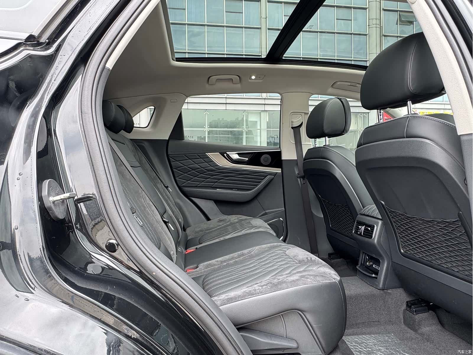 Hongqi HS5, 2022 11