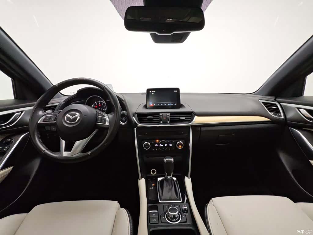 Mazda CX-4, 2016 все фото