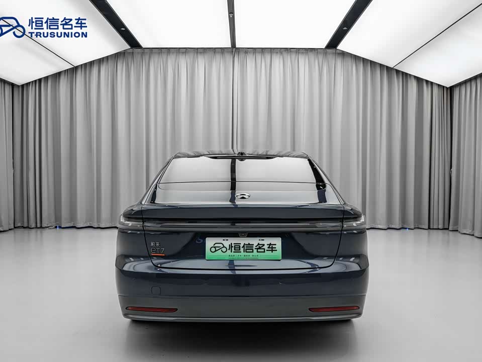 NIO ET7