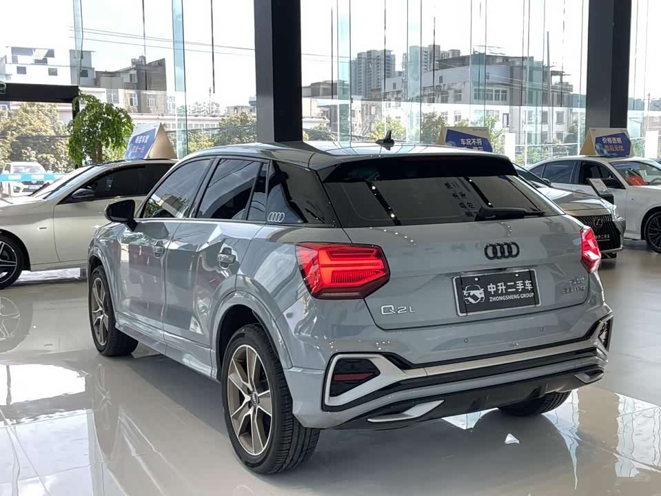 Audi Q2L