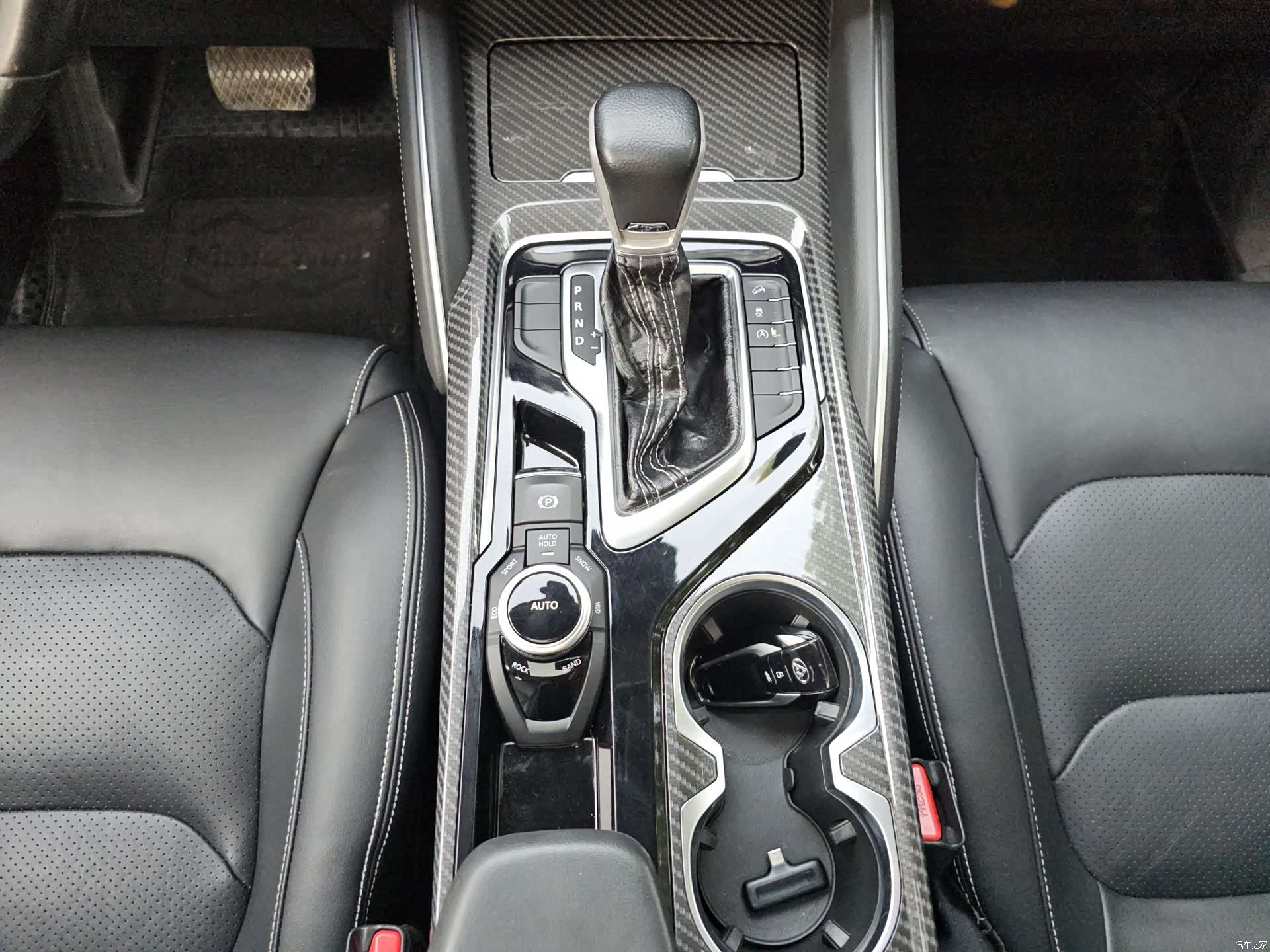 Maxus D90, 2019 16