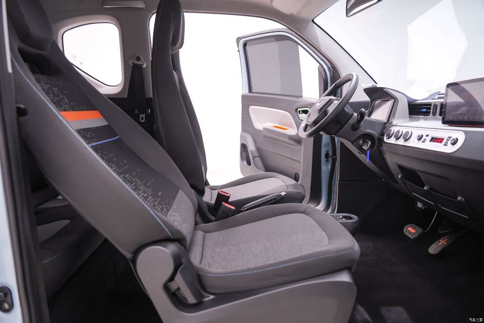 Wuling MINIEV, 2021 24