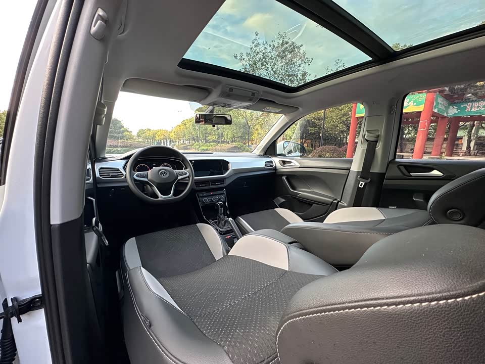 Volkswagen Exploring the shadow