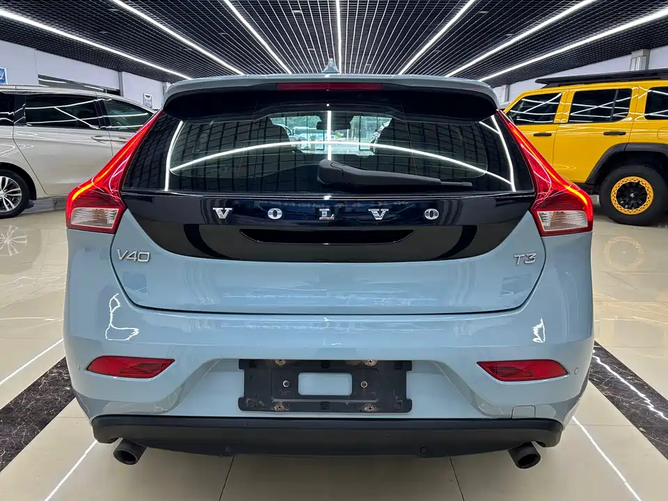 Volvo V40