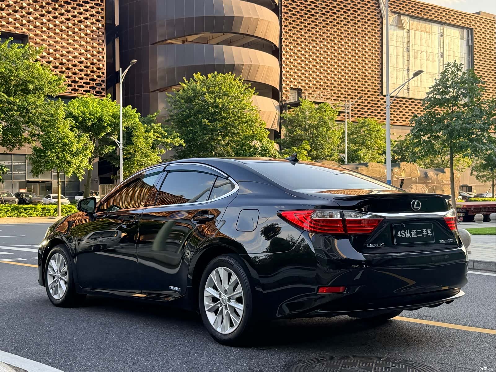 Lexus ES, 2014 4