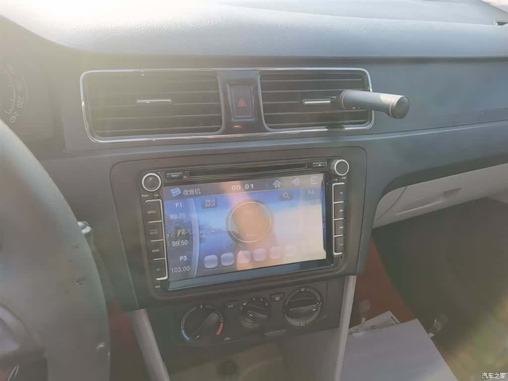 Skoda Rapid, 2015 13