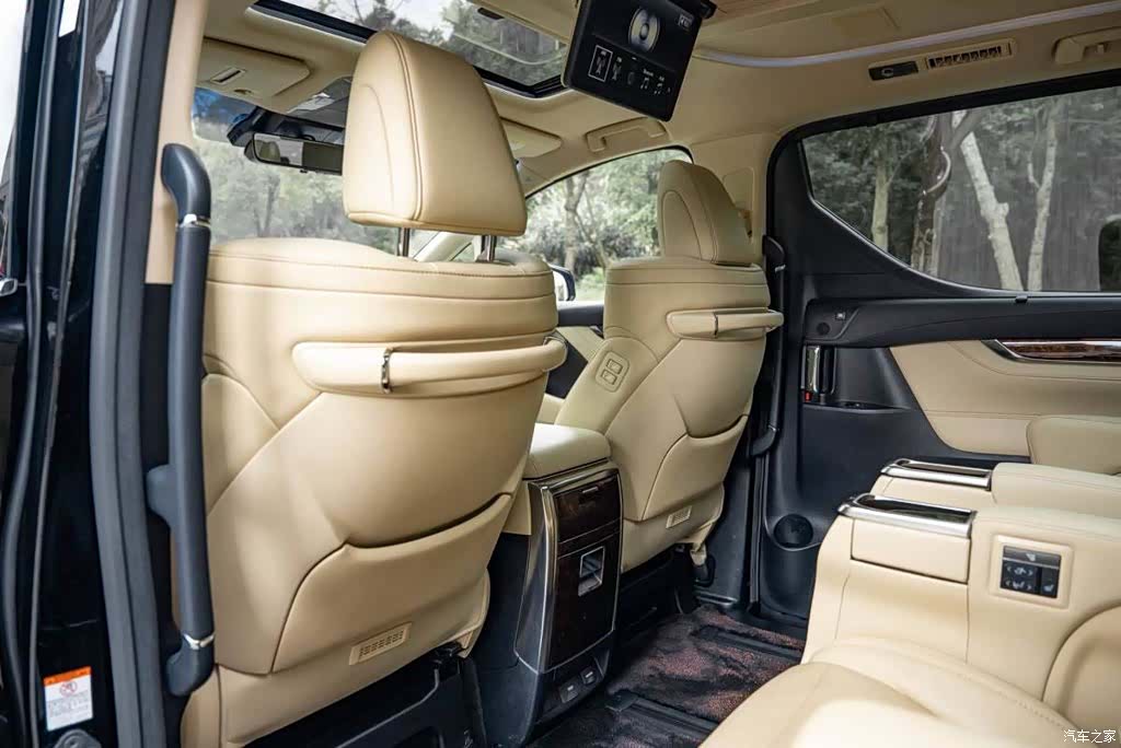 Toyota Alphard, 2019 9