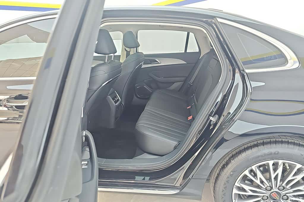 Hongqi H5, 2024 11