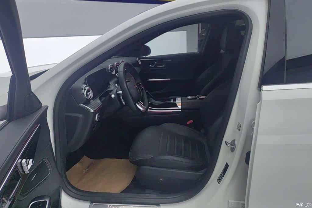 Mercedes-Benz C-Class, 2023 9