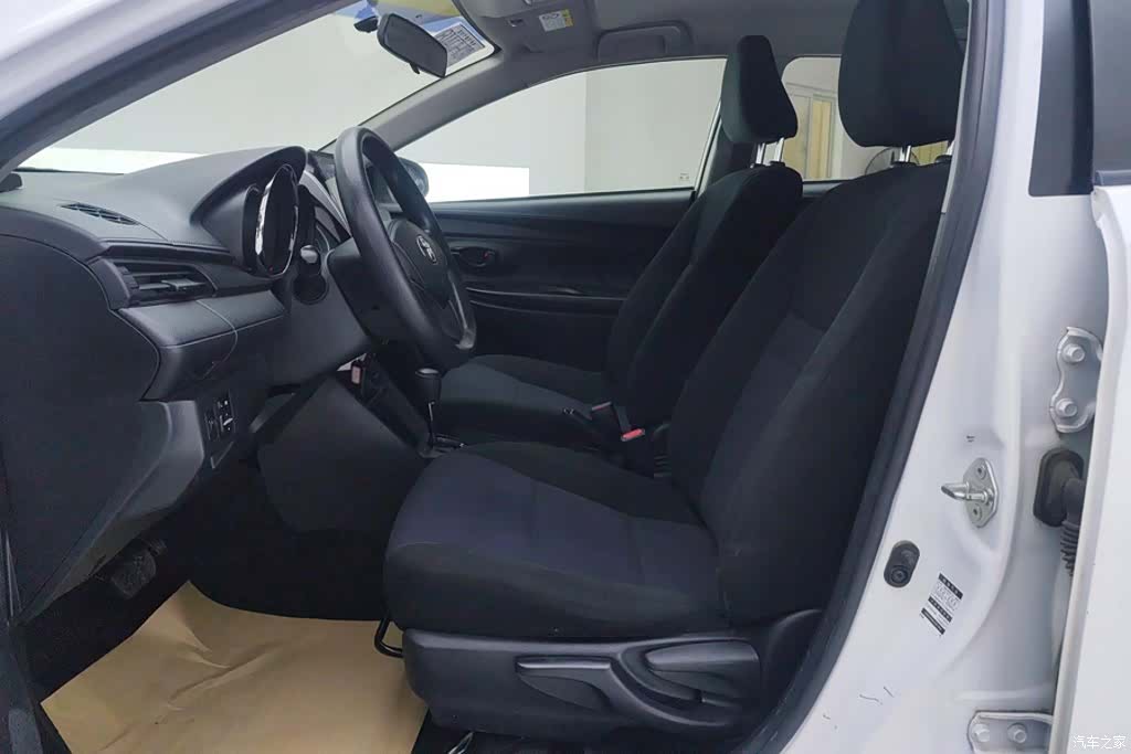 Toyota YARiS L, 2017 9