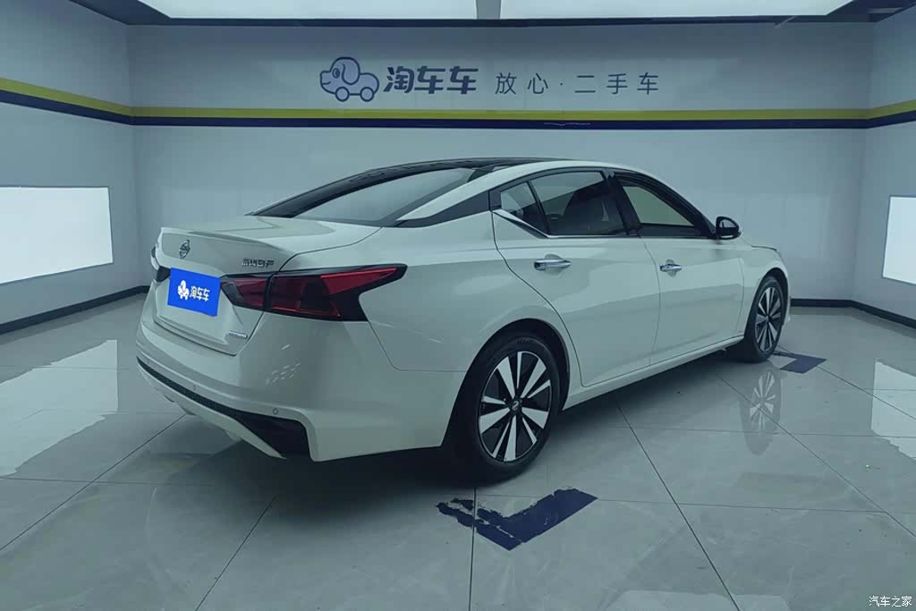 Nissan Teana, 2022 3