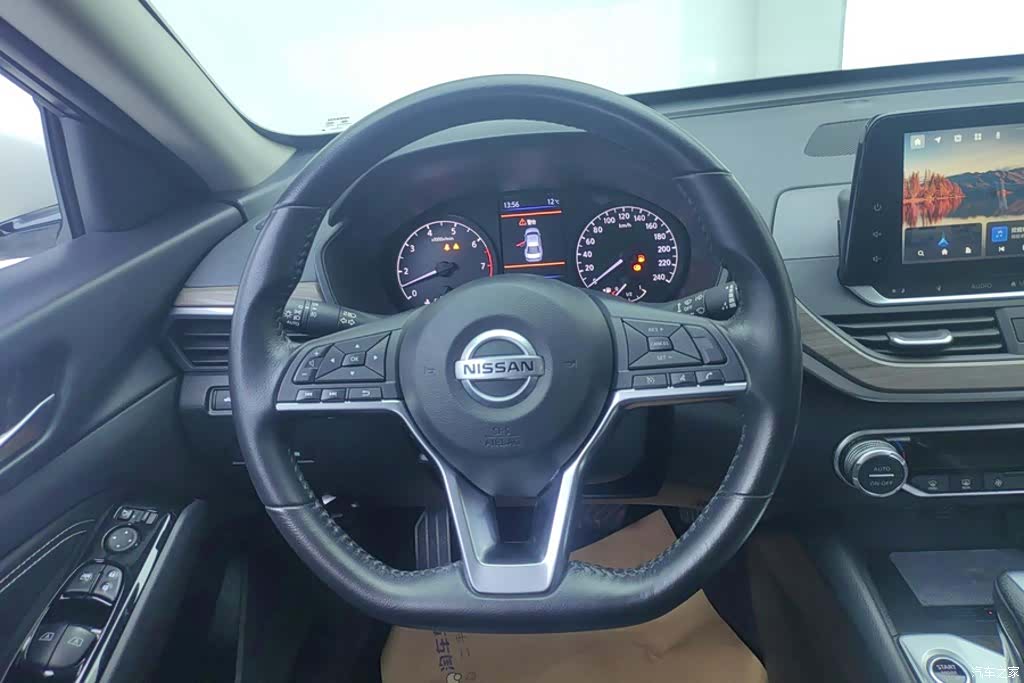Nissan Teana, 2022 15