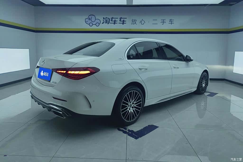 Mercedes-Benz C-Class, 2023 3