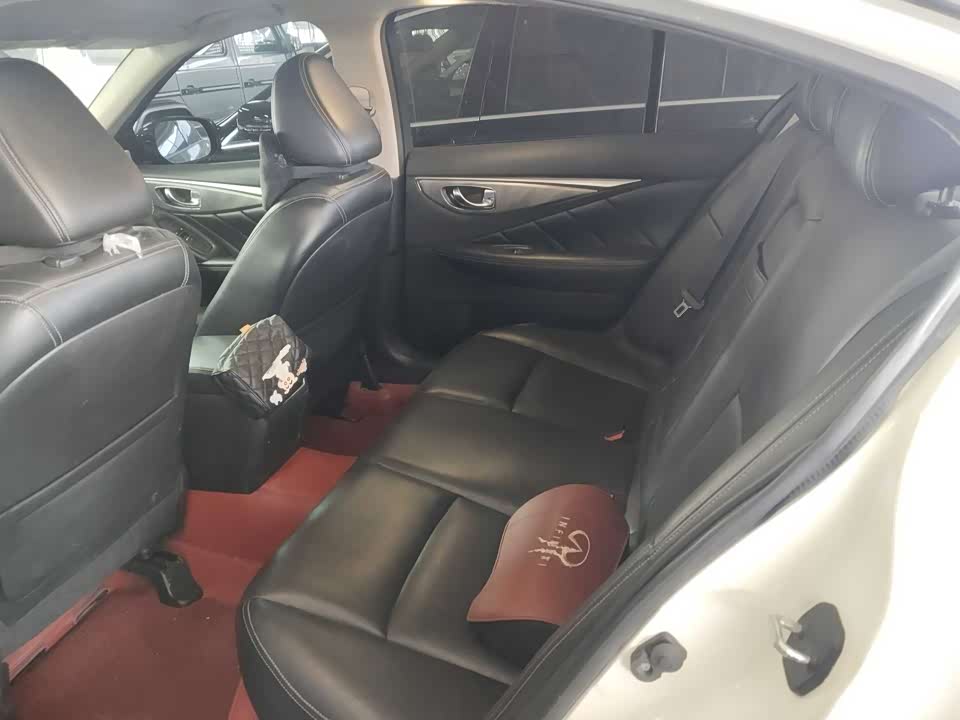Infiniti Q50L