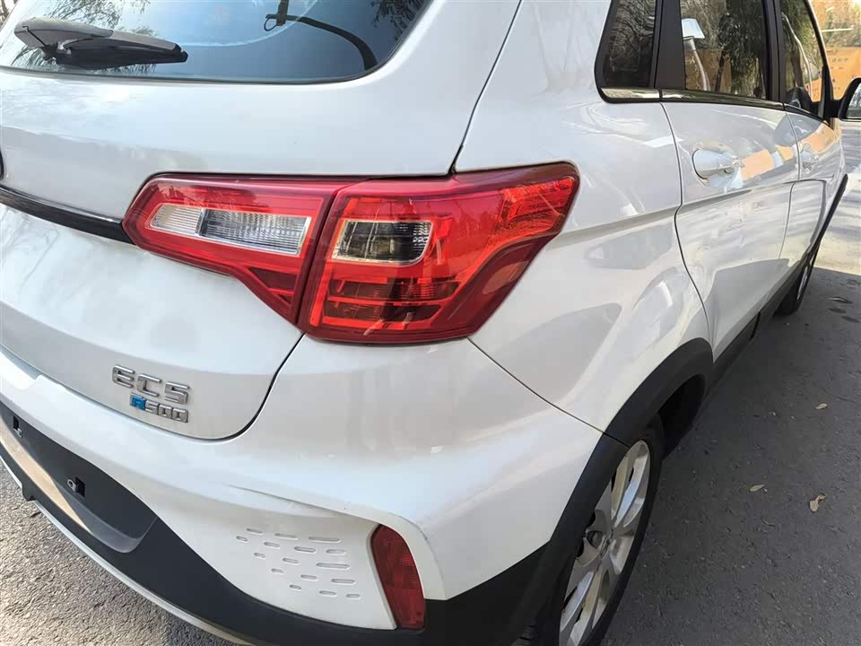 BAIC EC5