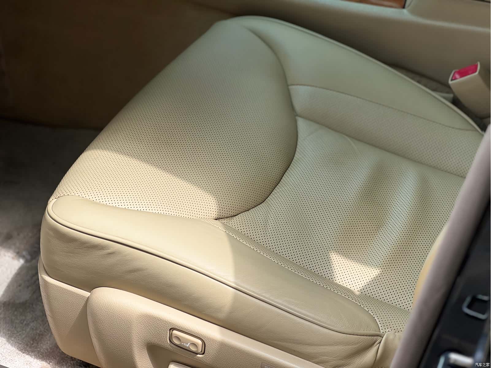 Lexus LS, 2005 11