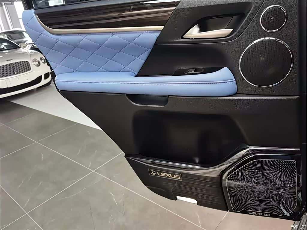 Lexus LX, 2019 9