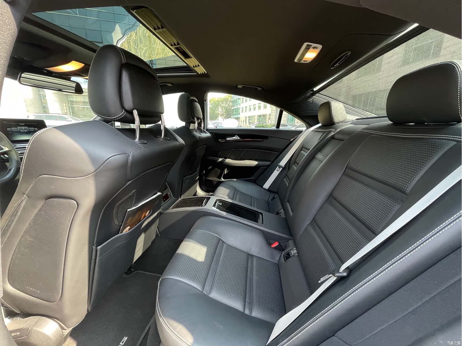 Mercedes-Benz CLS, 2015 14