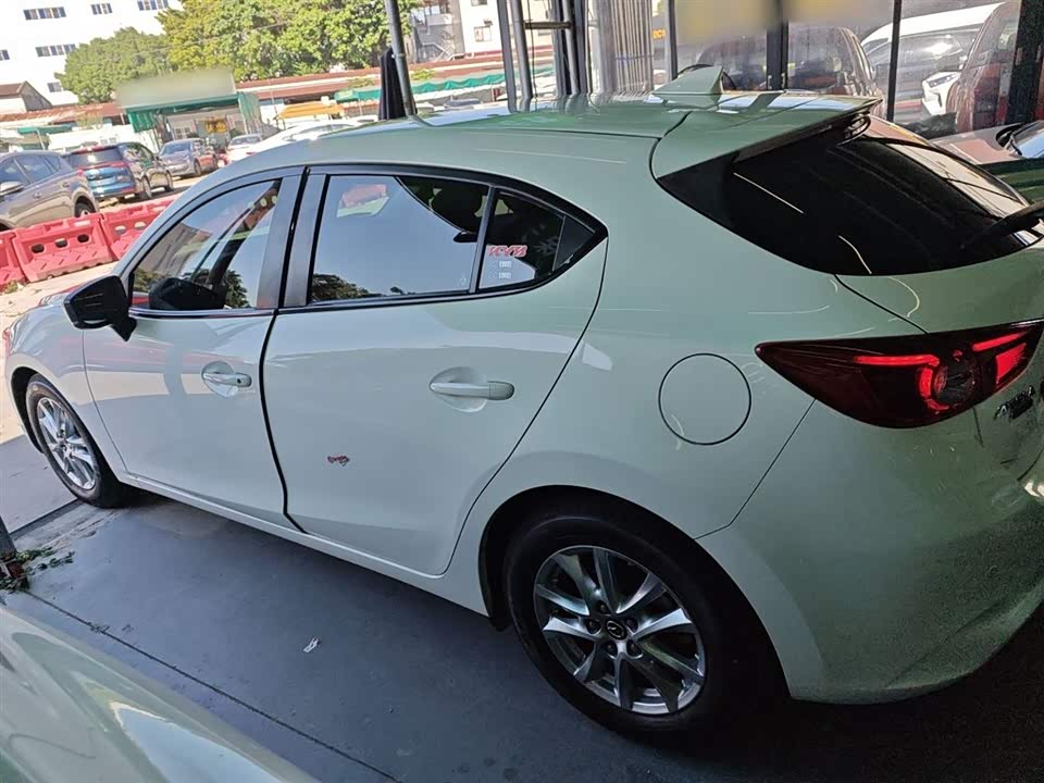 Mazda 3 Angkesaila