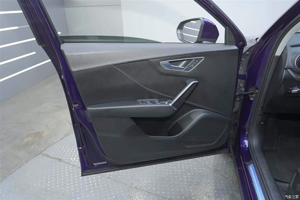 Audi Q2L, 2020 12