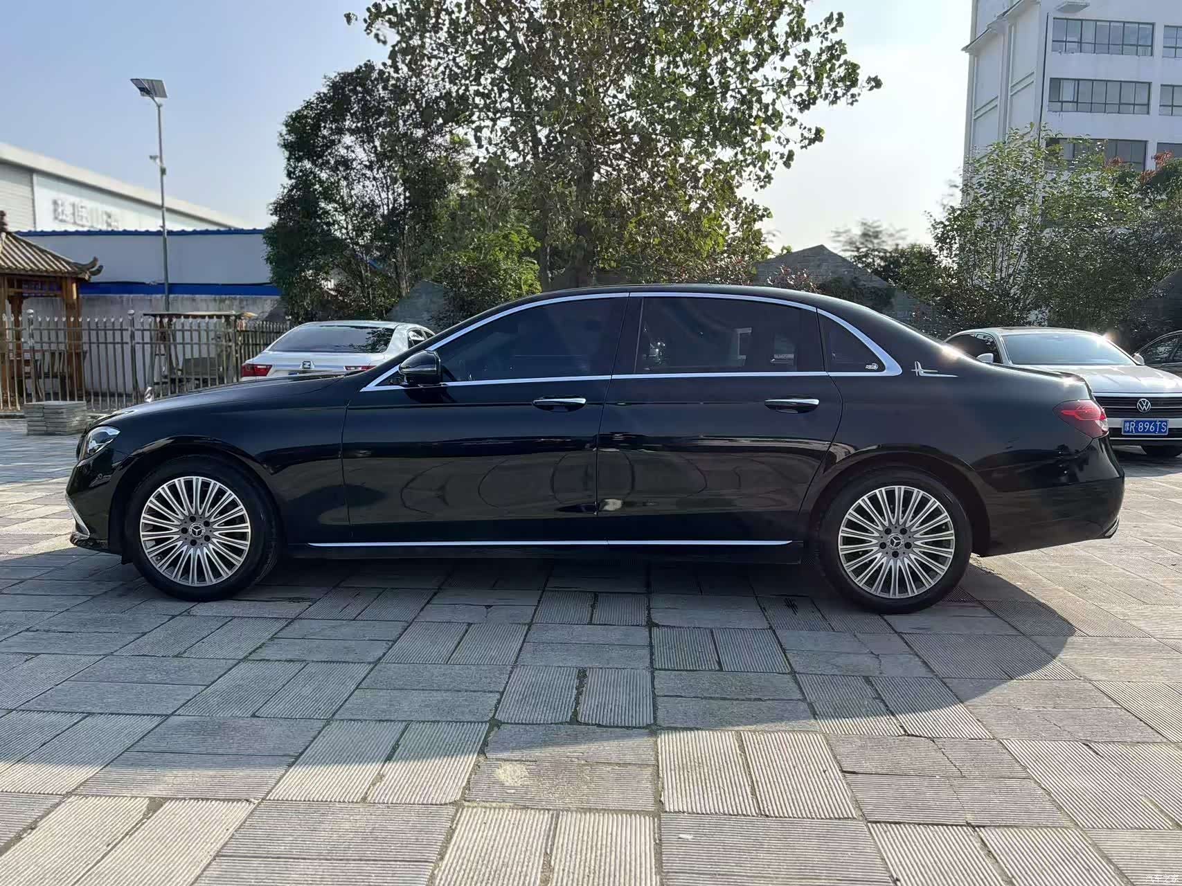 Mercedes-Benz E-Class, 2022 4