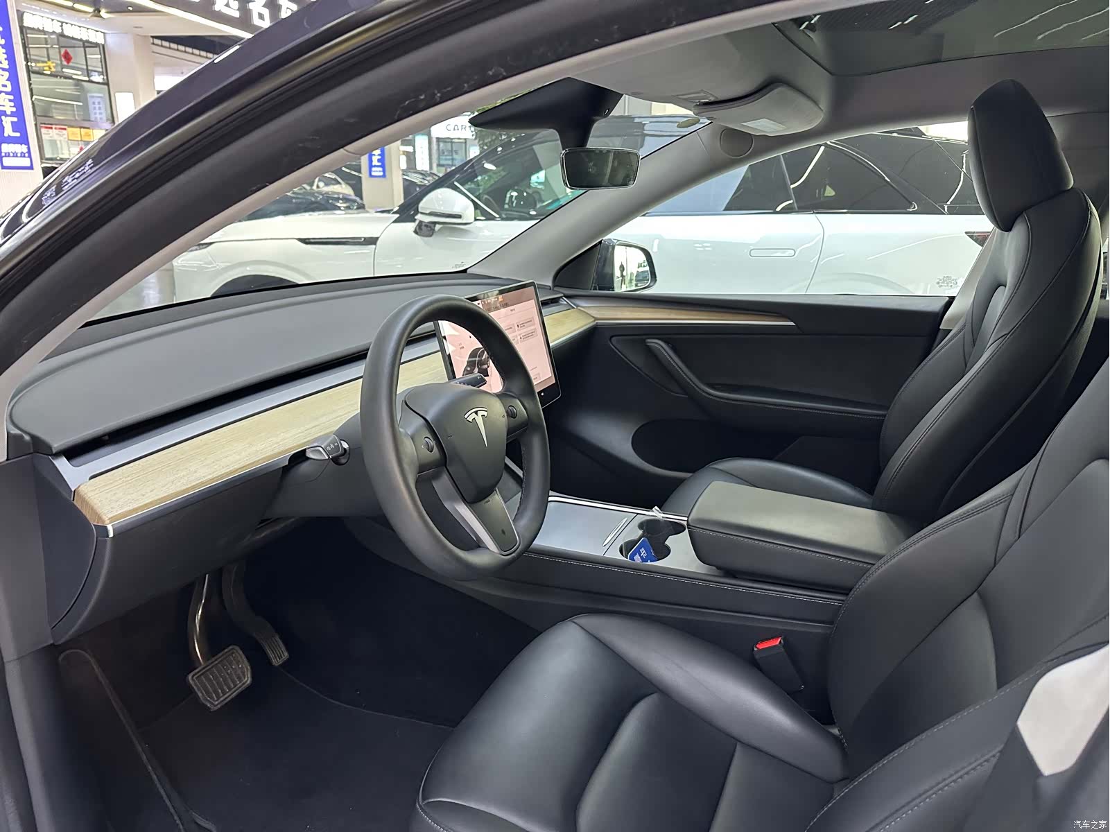Tesla Model Y, 2023 7
