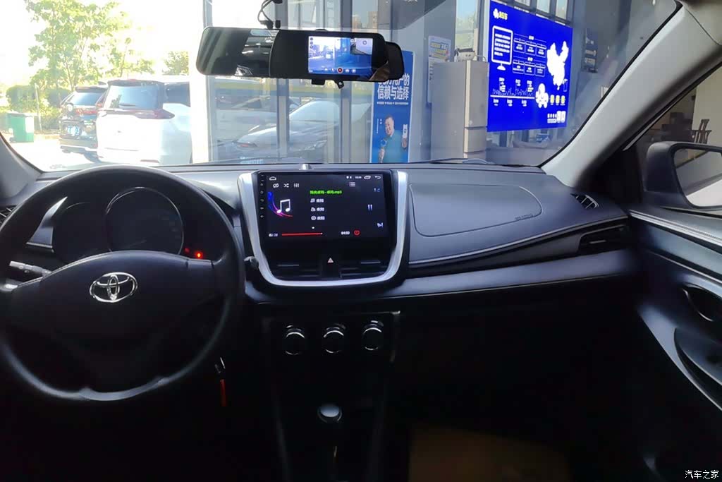 Toyota YARiS L, 2019 13