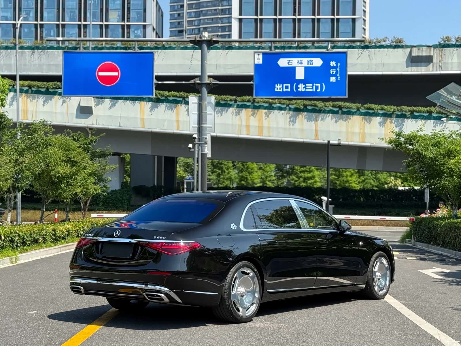 Maybach S-Class, 2023 7