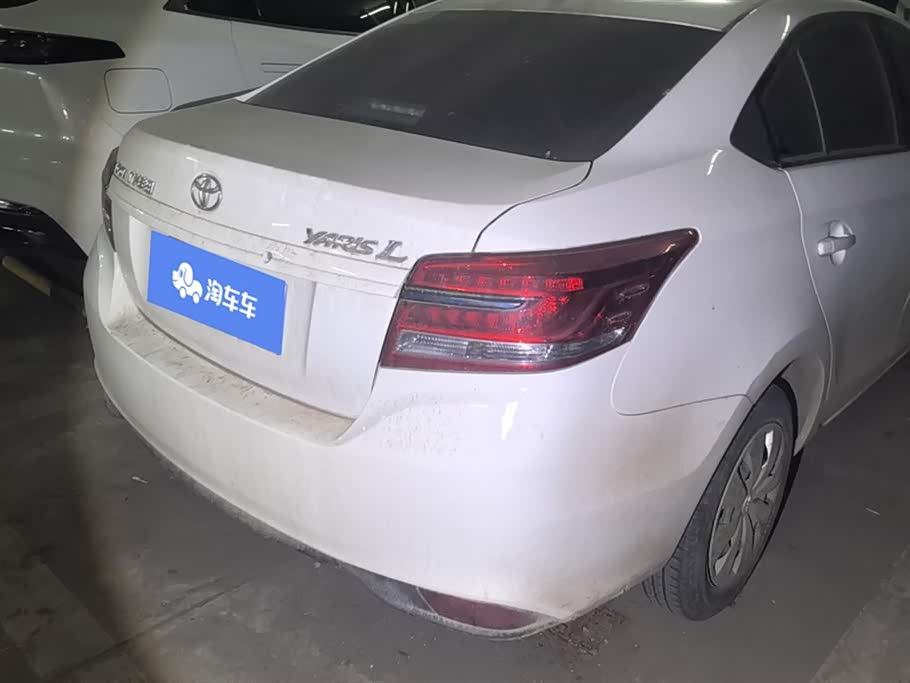 Toyota YARiS L to enjoy