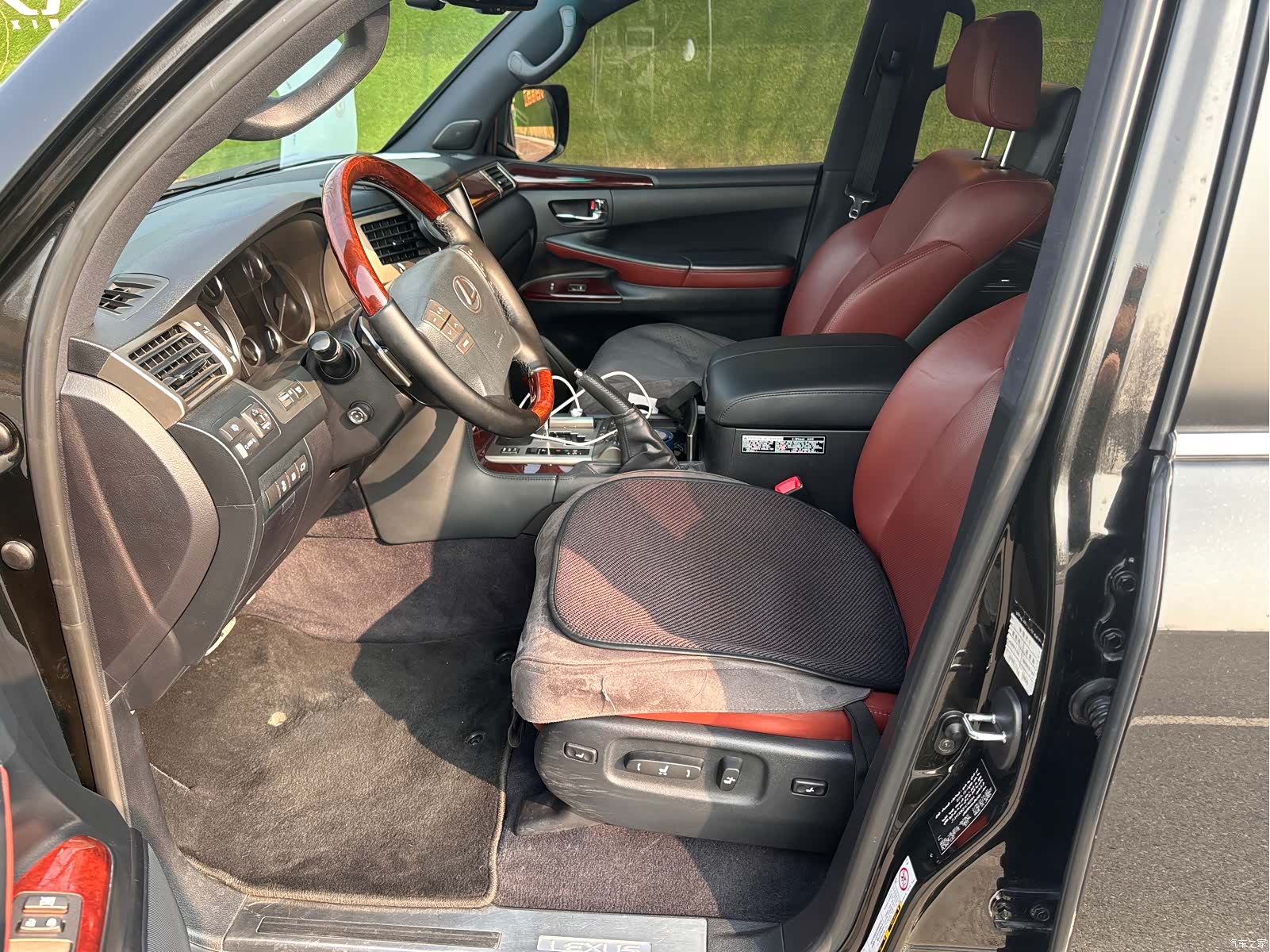 Lexus LX, 2015 12