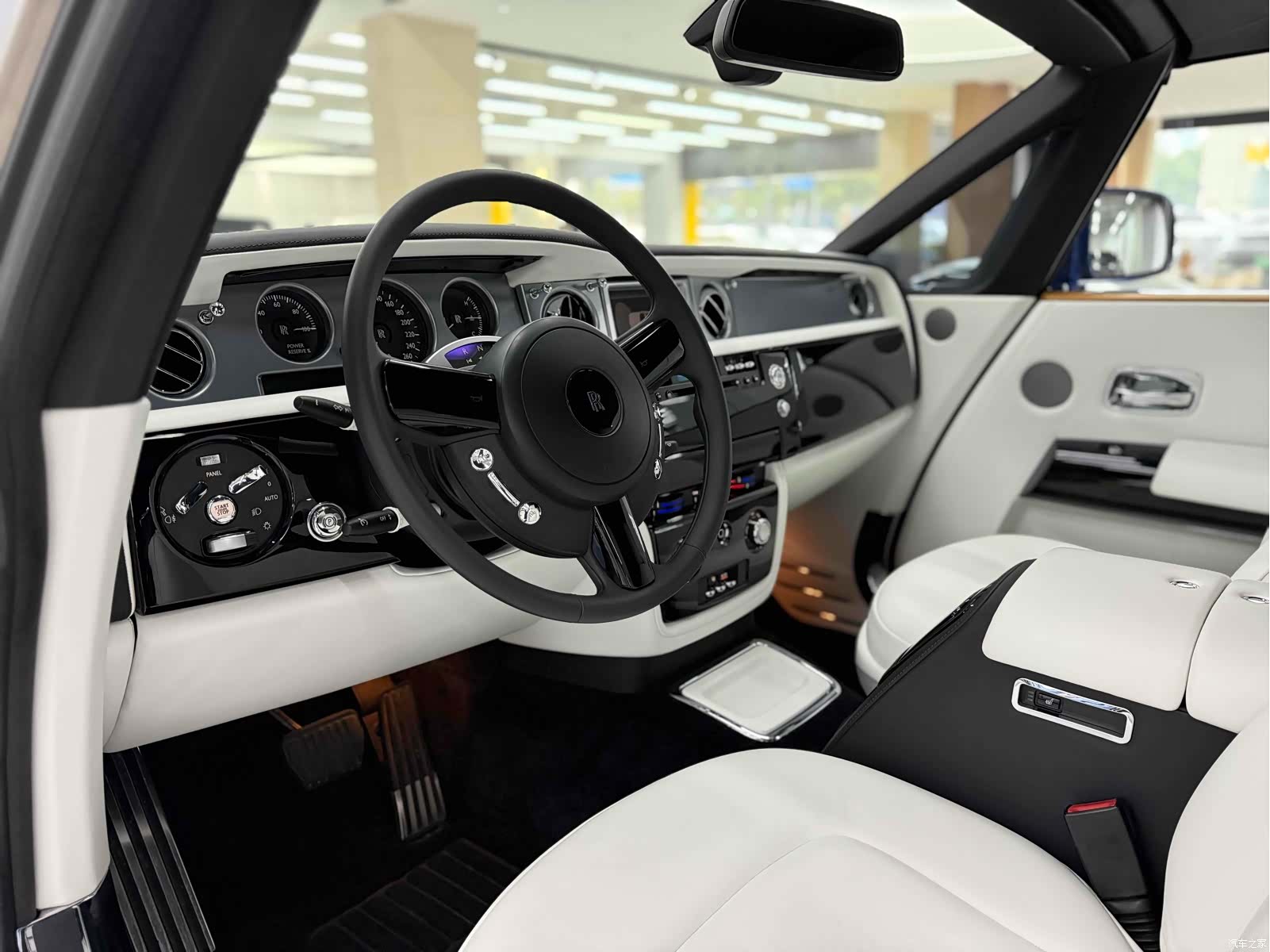 Rolls-Royce Phantom, 2012 10