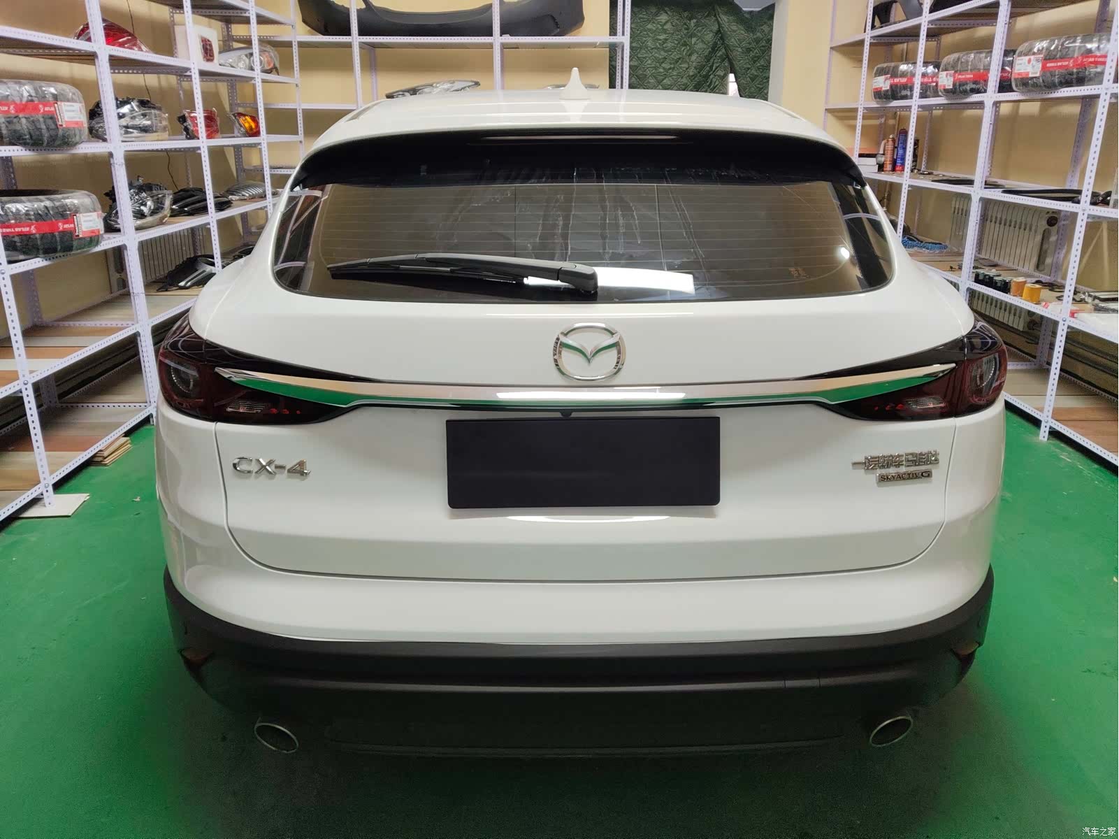 Mazda CX-4, 2023 все фото