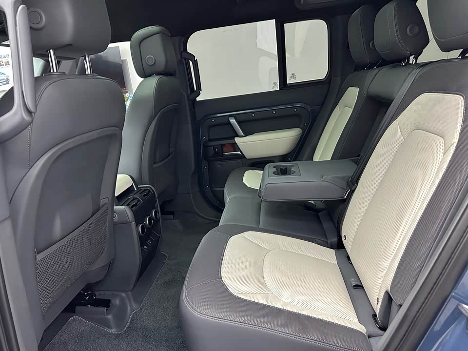 Land Rover guard