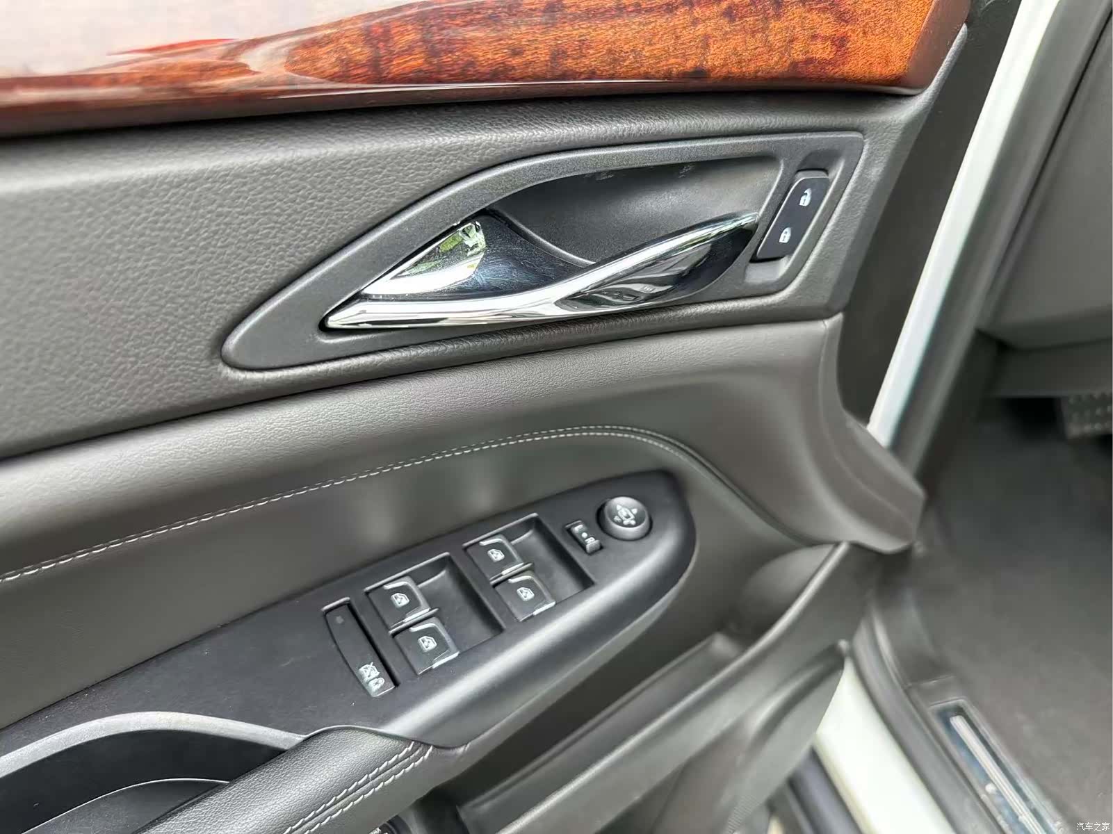 Cadillac SRX, 2016 7