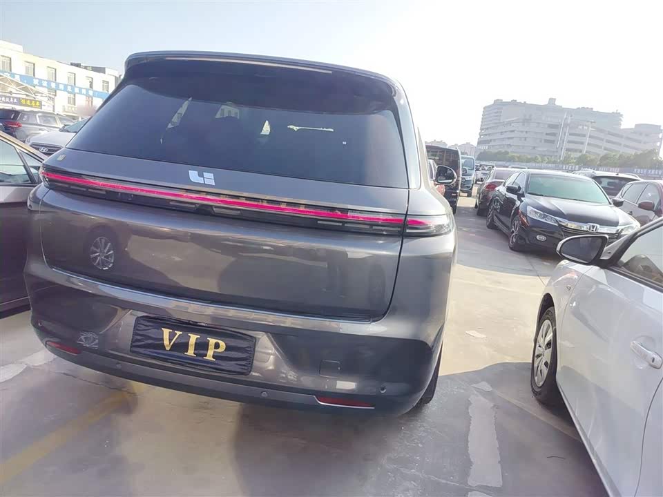 Li Auto Ideal L8