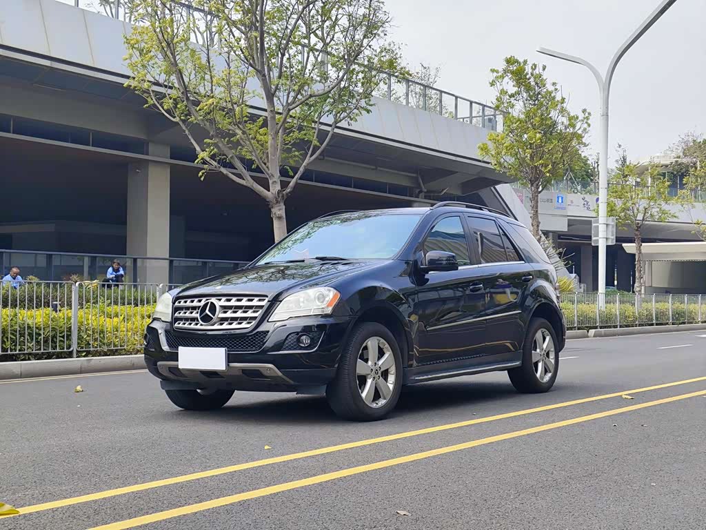 Mercedes-Benz M