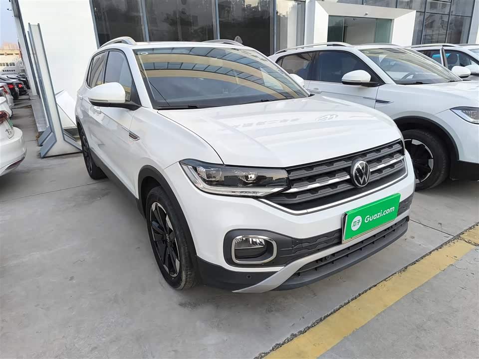 Volkswagen Exploring the shadow