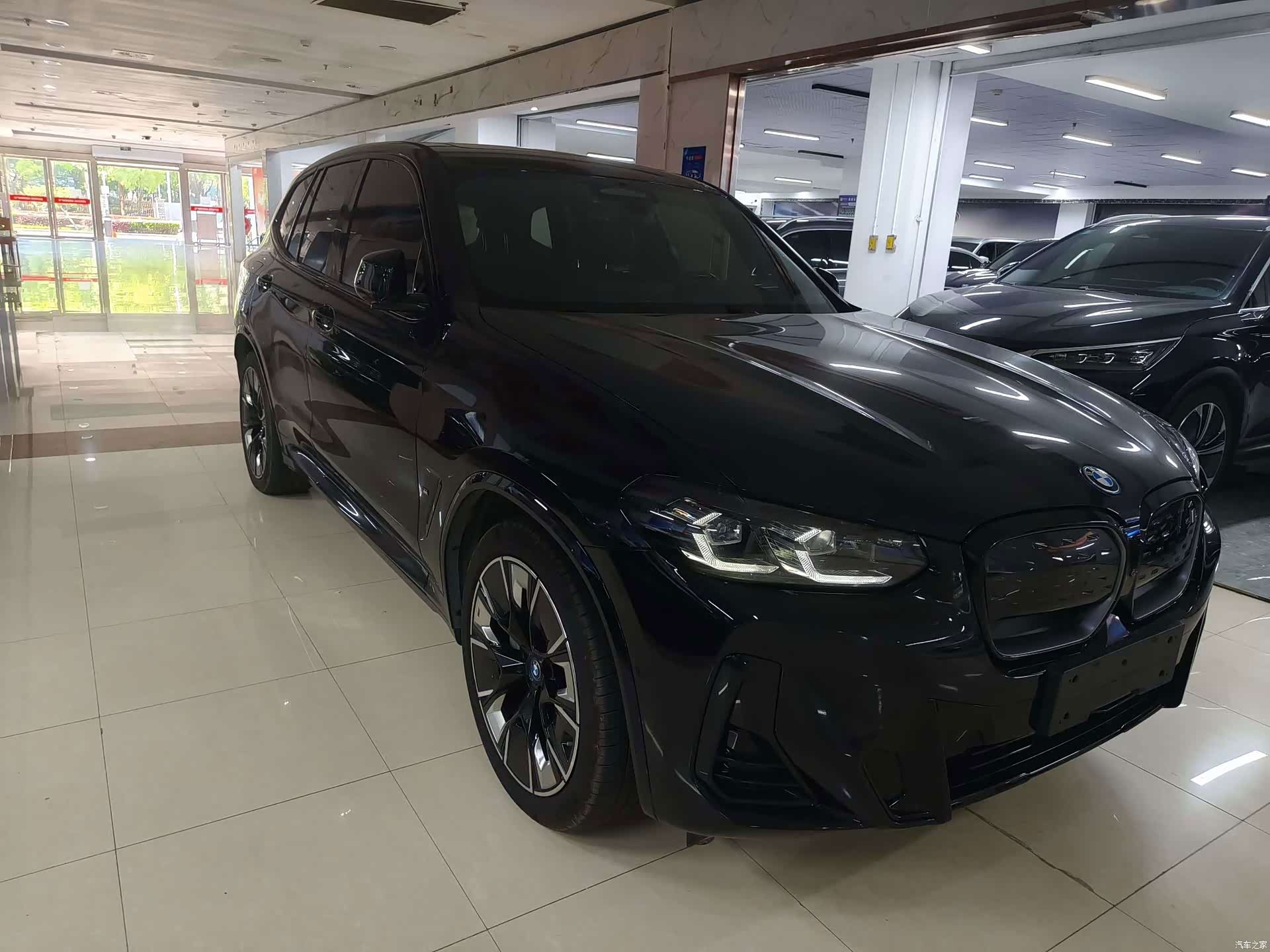 BMW iX3, 2024 3