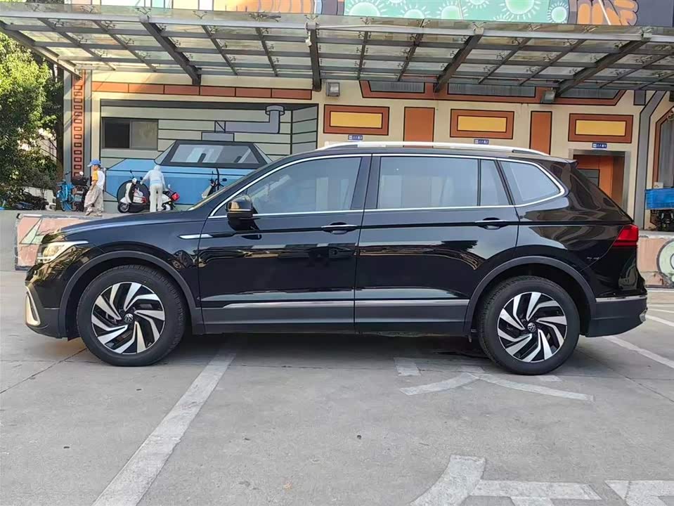 Volkswagen Tiguan L