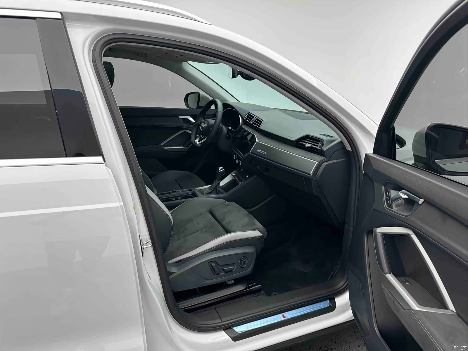 Audi Q3, 2022 7