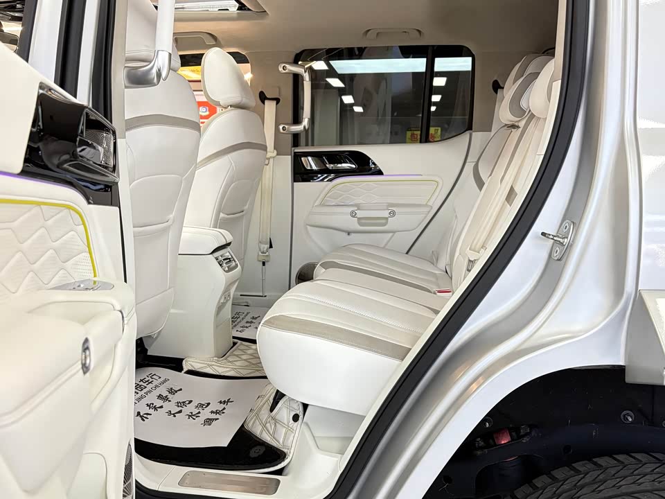 CrossBoundary Co-creation tank 300