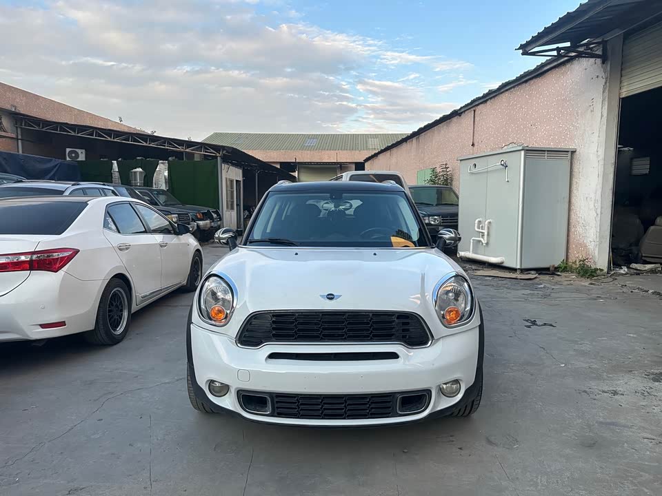MINI COUNTRYMAN