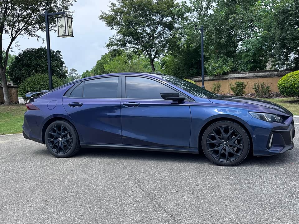 Trumpchi Shadow Leopard